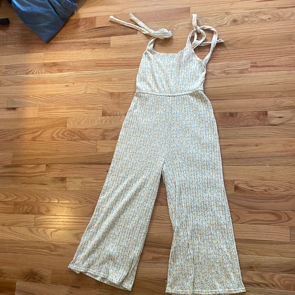 Gilly Hicks from hollister flower print jumper